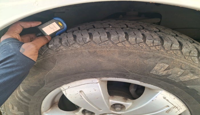 2013 Tata Safari Storme 2.2 VX 4X2, Diesel, Manual, 1,86,778 km, tyre