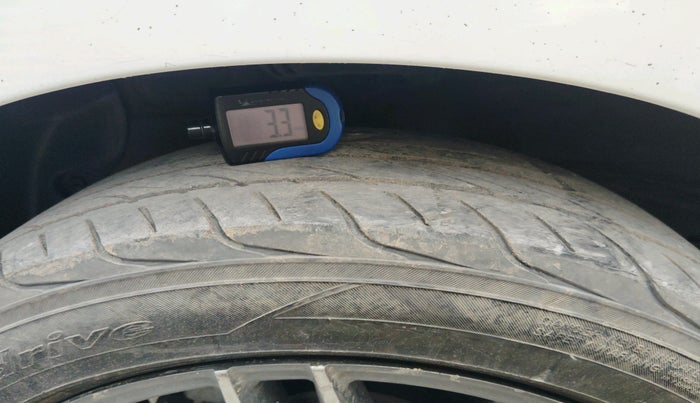 2015 Hyundai Grand i10 SPORTZ 1.1 CRDI, Diesel, Manual, 97,256 km, tyre