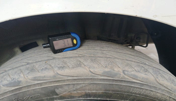 2015 Hyundai Grand i10 SPORTZ 1.1 CRDI, Diesel, Manual, 97,256 km, tyre