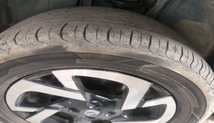 2021 Nissan MAGNITE XV PREMIUM TURBO, Petrol, Manual, 66,975 km, tyre