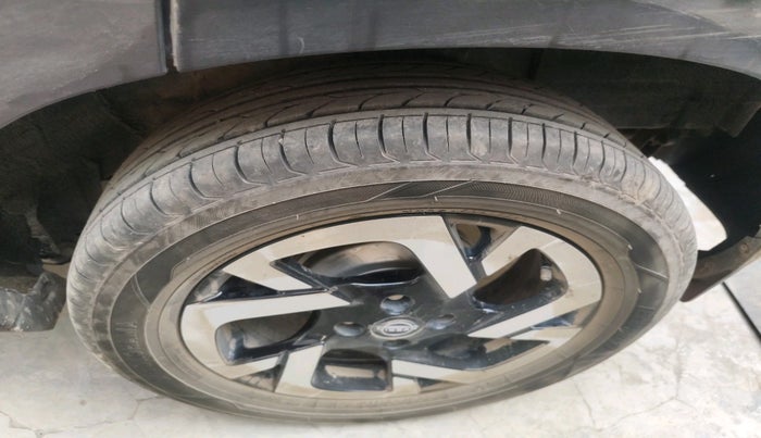 2021 Nissan MAGNITE XV PREMIUM TURBO, Petrol, Manual, 66,975 km, tyre