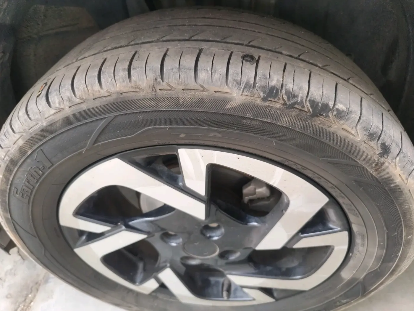2021 Nissan MAGNITE XV PREMIUM TURBO, Petrol, Manual, 66,975 km, tyre