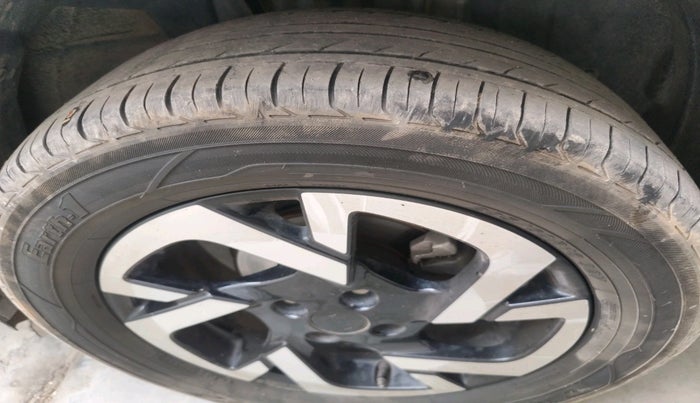 2021 Nissan MAGNITE XV PREMIUM TURBO, Petrol, Manual, 66,975 km, tyre