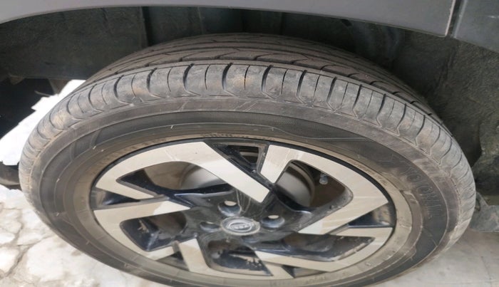 2021 Nissan MAGNITE XV PREMIUM TURBO, Petrol, Manual, 66,975 km, tyre