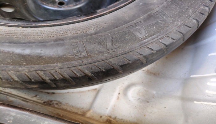 2010 Hyundai i20 ASTA 1.2, Petrol, Manual, 1,05,110 km, tyre