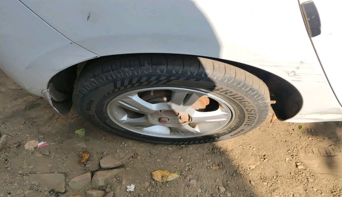 2010 Hyundai i20 ASTA 1.2, Petrol, Manual, 1,05,110 km, tyre