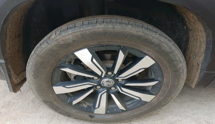 2019 MG HECTOR SHARP 2.0 DIESEL, Diesel, Manual, 1,17,155 km, tyre