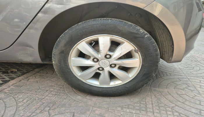 2013 Hyundai i20 SPORTZ 1.2, Petrol, Manual, 1,02,776 km, tyre