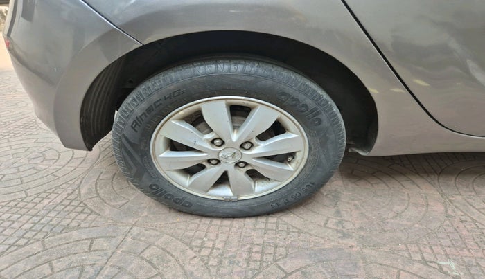 2013 Hyundai i20 SPORTZ 1.2, Petrol, Manual, 1,02,776 km, tyre