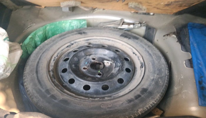 2014 Maruti Swift Dzire VXI, Petrol, Manual, 96,030 km, tyre