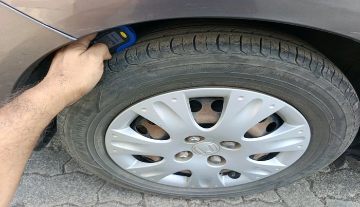 2014 Honda Amaze 1.2L I-VTEC S, Petrol, Manual, 1,21,552 km, tyre