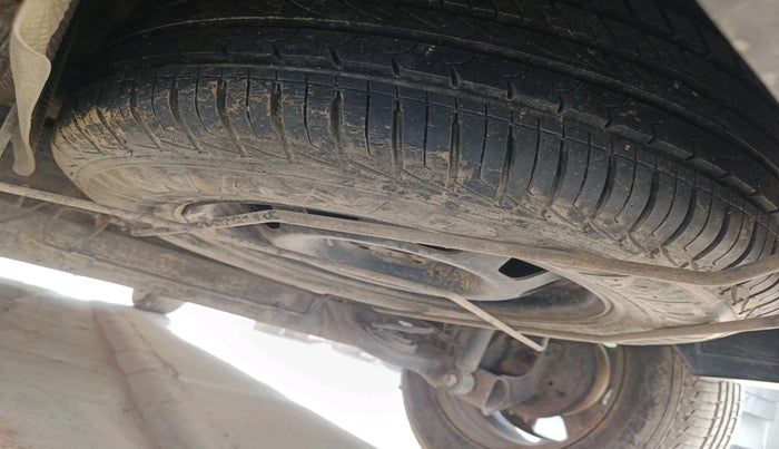 2015 Renault Duster RXL PETROL, Petrol, Manual, 57,328 km, tyre