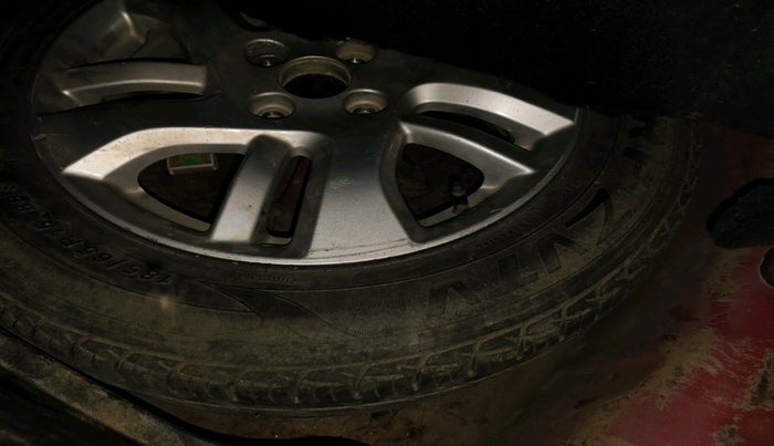 2013 Maruti Swift Dzire VXI, Petrol, Manual, 12,016 km, tyre