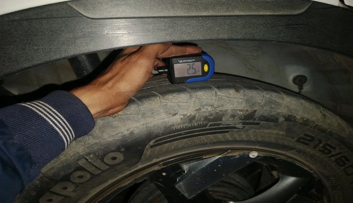 2019 Hyundai VENUE SX (O) 1.5 CRDI, Diesel, Manual, 1,16,038 km, tyre