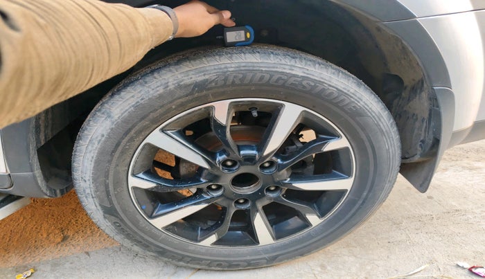 2019 Mahindra XUV500 W11, Diesel, Manual, 52,195 km, tyre