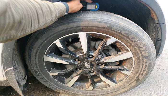 2019 Mahindra XUV500 W11, Diesel, Manual, 52,195 km, tyre