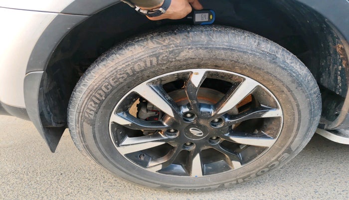 2019 Mahindra XUV500 W11, Diesel, Manual, 52,195 km, tyre