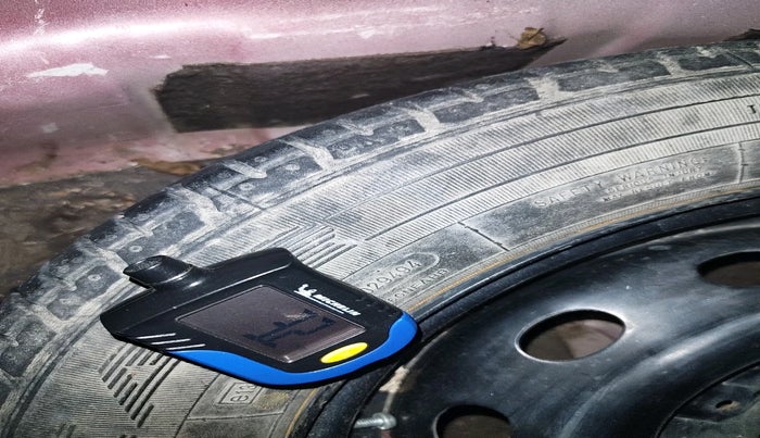 2010 Tata Indigo ECS LX TDI, Diesel, Manual, 75,203 km, tyre