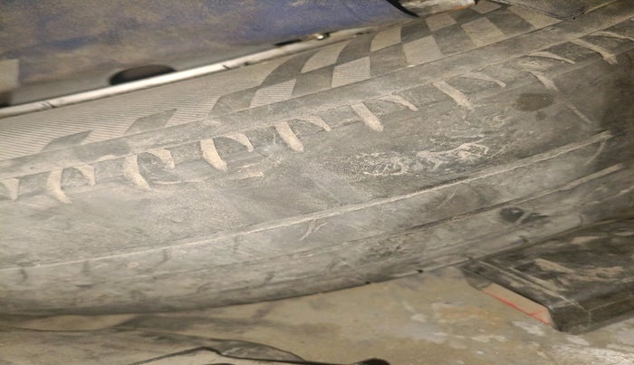 2016 Maruti Wagon R 1.0 LXI CNG, Petrol, Manual, 1,40,166 km, tyre