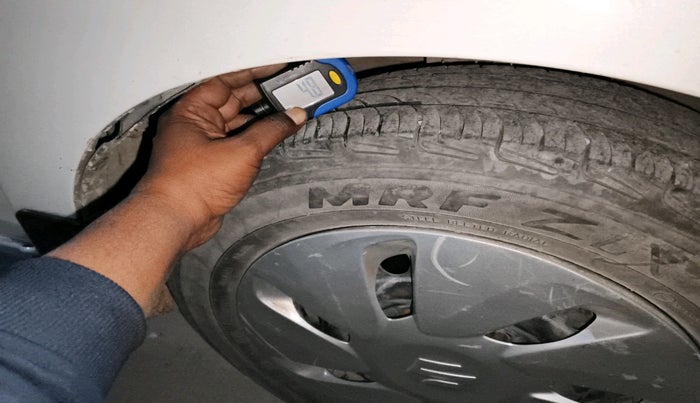 2014 Maruti Celerio VXI CNG, Petrol, Manual, 2,75,981 km, tyre