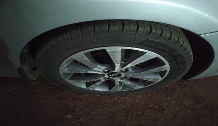 2013 Hyundai Verna FLUIDIC 1.6 VTVT SX, Petrol, Manual, 1,25,975 km, tyre