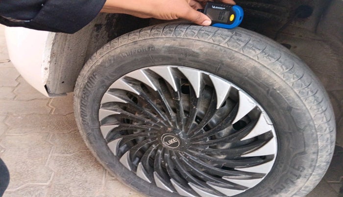 2014 Maruti Wagon R 1.0 LXI, Petrol, Manual, 1,21,894 km, tyre