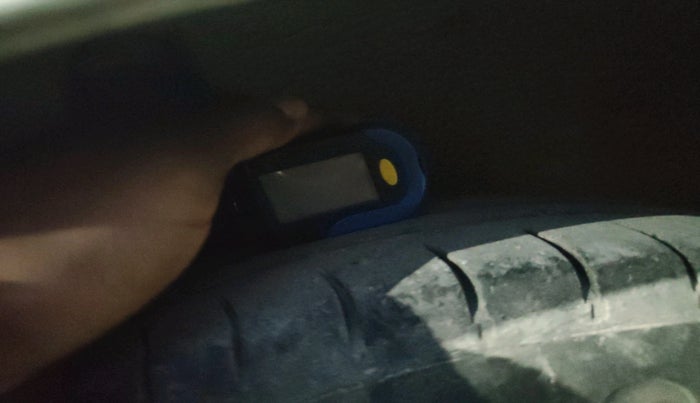 2017 Maruti Swift Dzire VXI (O), Petrol, Manual, 1,58,944 km, tyre