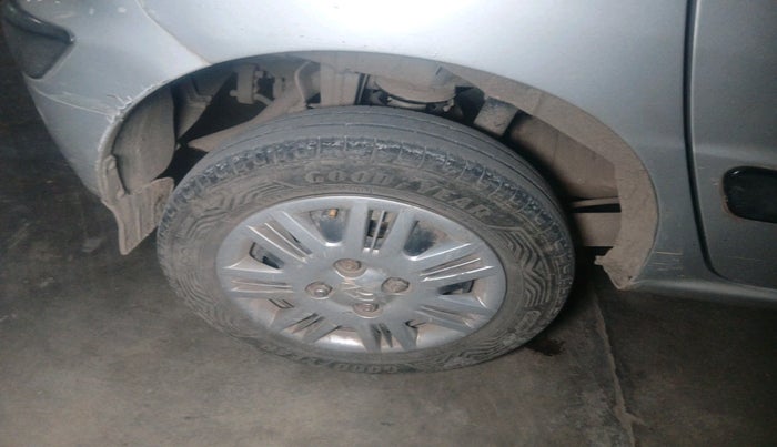 2013 Hyundai Santro Xing GLS PLUS AUDIO, Petrol, Manual, 1,26,486 km, tyre