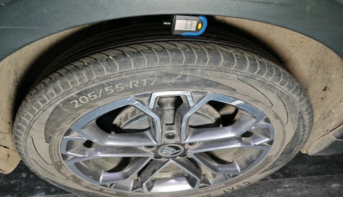 2022 Skoda KUSHAQ STYLE 1.0L TSI AT (6 AIRBAGS), Petrol, Automatic, 25,481 km, tyre