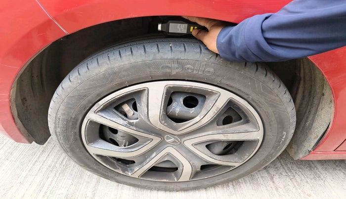 2020 Tata ALTROZ XT PETROL, Petrol, Manual, 80,263 km, tyre