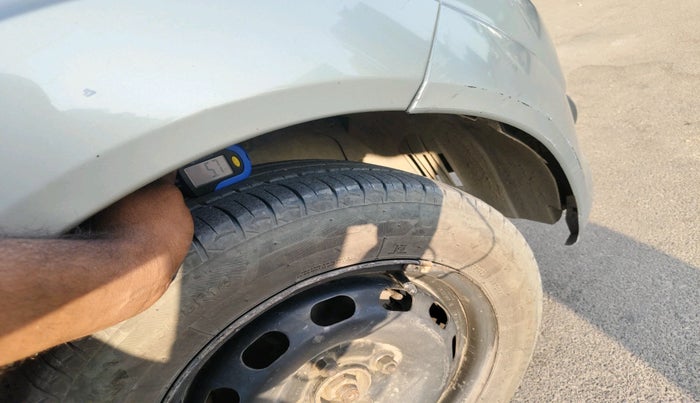 2011 Ford Figo ZXI 1.2 PETROL, Petrol, Manual, 79,072 km, tyre