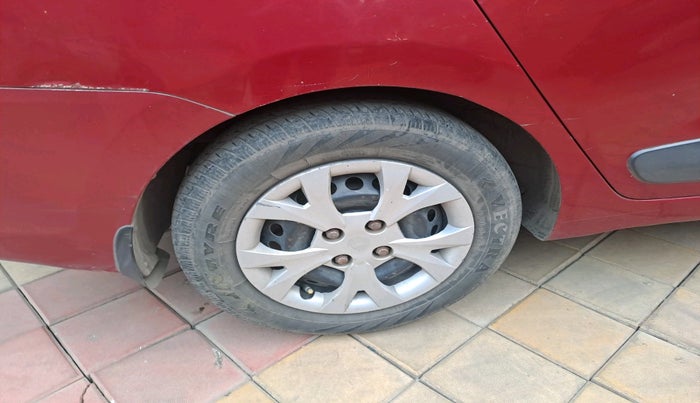 2014 Hyundai Xcent S 1.2, Petrol, Manual, 1,15,354 km, tyre