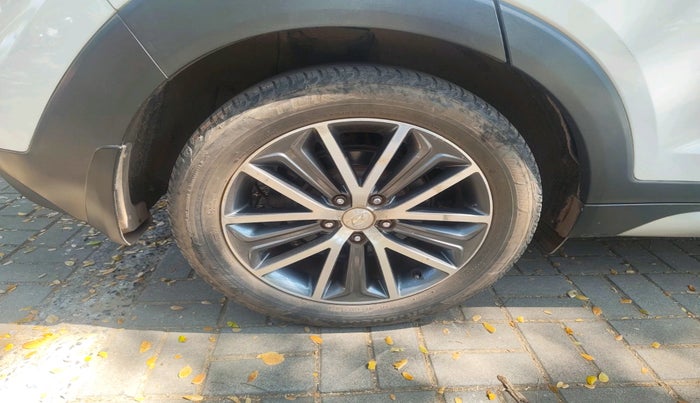 2018 Hyundai Tucson 2WD AT GL PETROL , Petrol, Automatic, 1,32,082 km, tyre