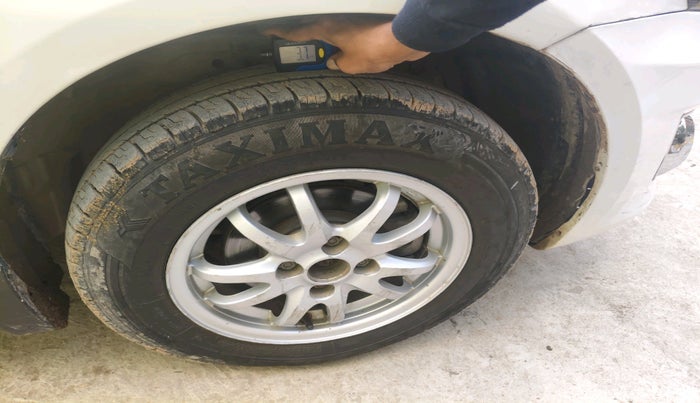 2015 Maruti Swift Dzire VDI, Diesel, Manual, 1,98,500 km, tyre