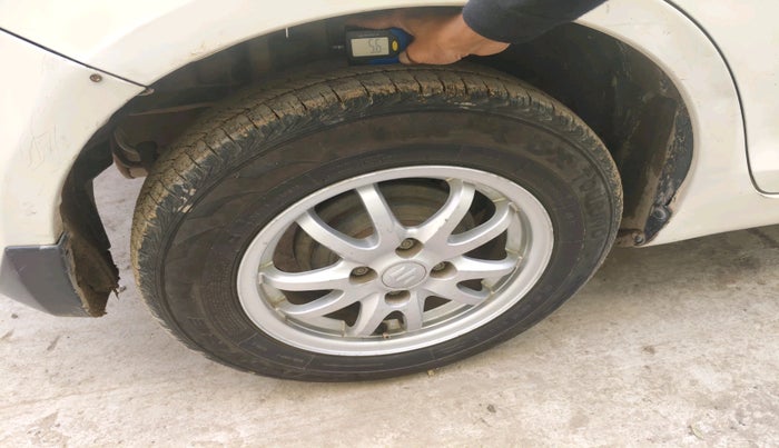 2015 Maruti Swift Dzire VDI, Diesel, Manual, 1,98,500 km, tyre