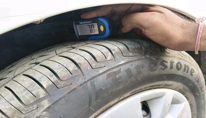 2013 Hyundai i20 MAGNA 1.2, Petrol, Manual, 1,38,431 km, tyre