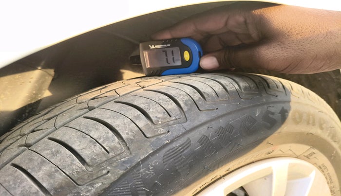 2013 Hyundai i20 MAGNA 1.2, Petrol, Manual, 1,38,431 km, tyre