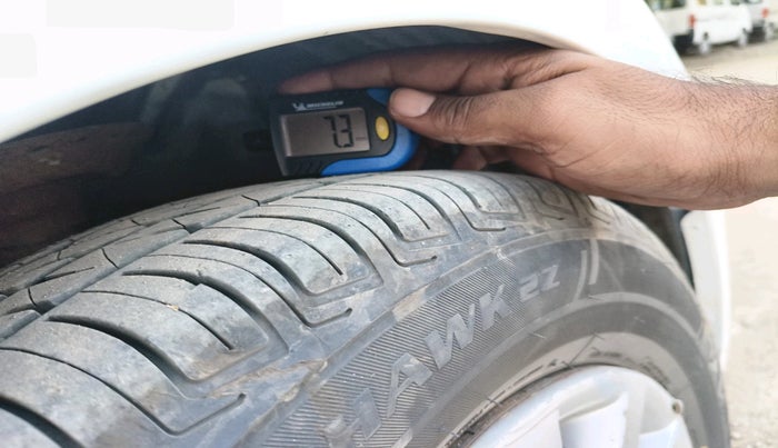 2013 Hyundai i20 MAGNA 1.2, Petrol, Manual, 1,38,431 km, tyre