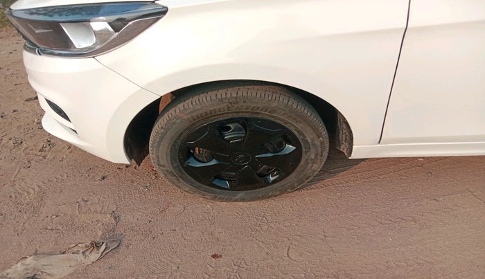 2022 Tata Tiago XT PETROL, Petrol, Manual, 25,529 km, tyre