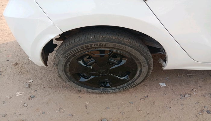 2022 Tata Tiago XT PETROL, Petrol, Manual, 25,529 km, tyre