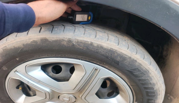 2019 Tata NEXON XM DIESEL, Diesel, Manual, 1,69,962 km, tyre