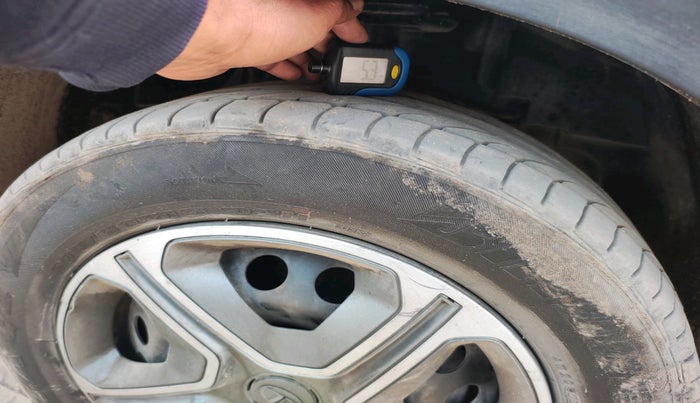 2019 Tata NEXON XM DIESEL, Diesel, Manual, 1,69,962 km, tyre