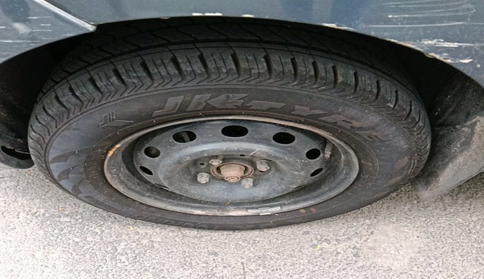 2011 Tata Indica Vista VX QUADRAJET, Diesel, Manual, 1,38,392 km, tyre