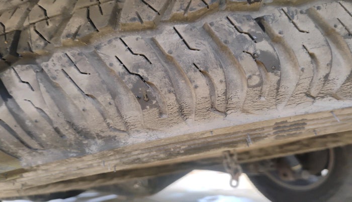 2014 Toyota Fortuner 3.0 4X2 MT, Diesel, Manual, 1,75,775 km, tyre