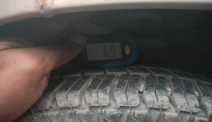 2011 Chevrolet Spark LS 1.0, Petrol, Manual, 15,389 km, tyre