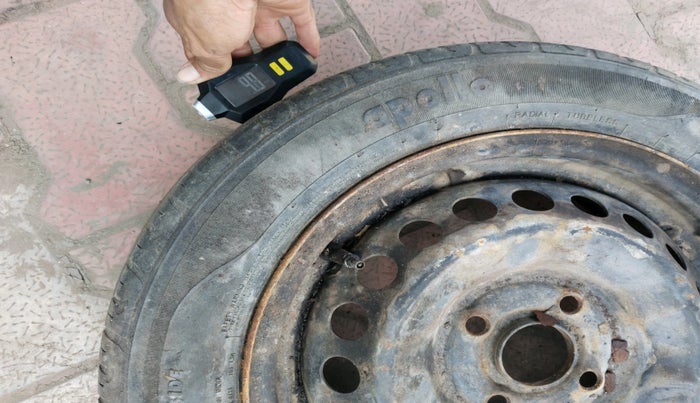 2014 Hyundai Xcent S 1.2, Petrol, Manual, 60,099 km, tyre