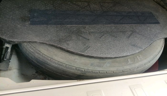 2011 Renault Koleos 4x4 AT, Diesel, Automatic, 1,51,904 km, tyre