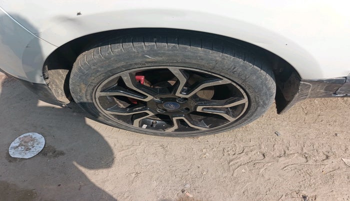 2018 Ford Ecosport TITANIUM 1.5L SIGNATURE EDITION (SUNROOF) DIESEL, Diesel, Manual, 98,598 km, tyre