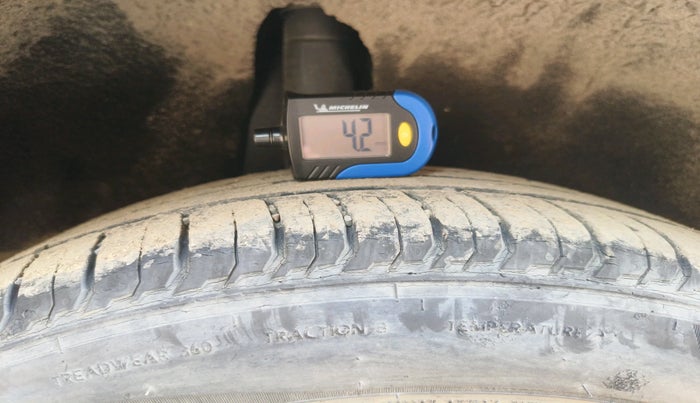 2017 Maruti Baleno ALPHA DIESEL 1.3, Diesel, Manual, 88,313 km, tyre