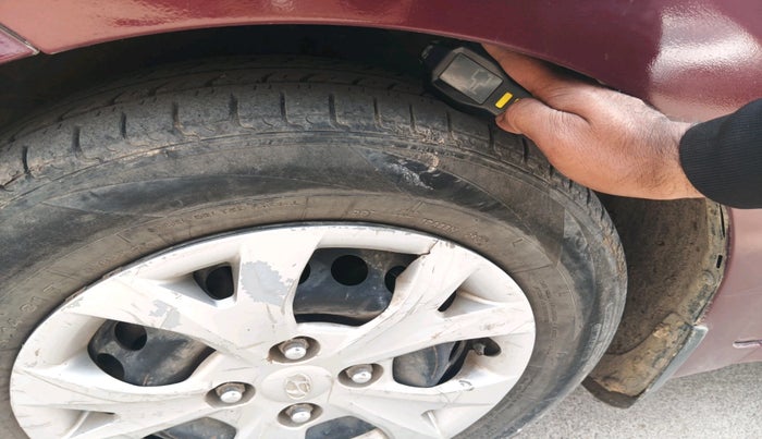 2015 Hyundai Grand i10 SPORTZ 1.1 CRDI, Diesel, Manual, 1,27,804 km, tyre